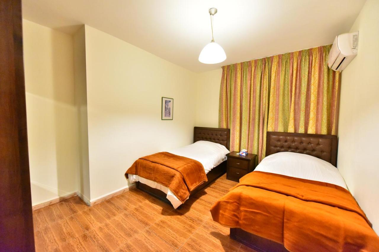 Al Farooq Hotel Apartments Amman Extérieur photo