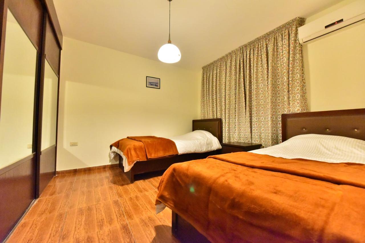Al Farooq Hotel Apartments Amman Extérieur photo